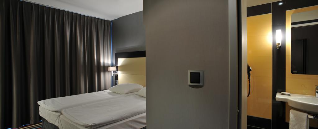 Silver Hotel & Gokart Center Szczecin Exterior photo